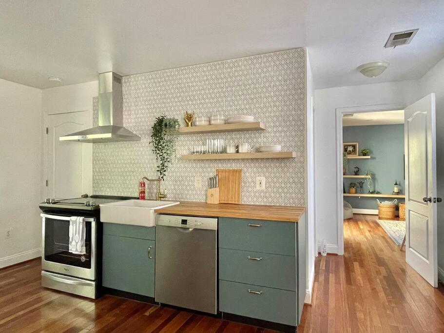 Brand New, Cozy, Modern, One-Bedroom Apartment Falls Church Eksteriør bilde