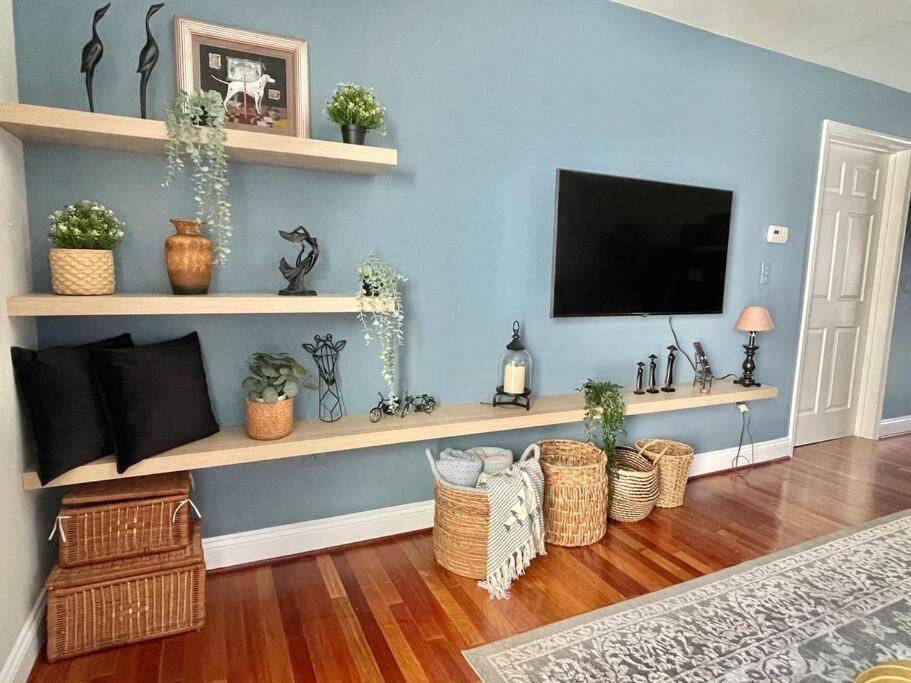 Brand New, Cozy, Modern, One-Bedroom Apartment Falls Church Eksteriør bilde