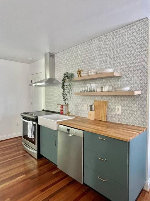 Brand New, Cozy, Modern, One-Bedroom Apartment Falls Church Eksteriør bilde